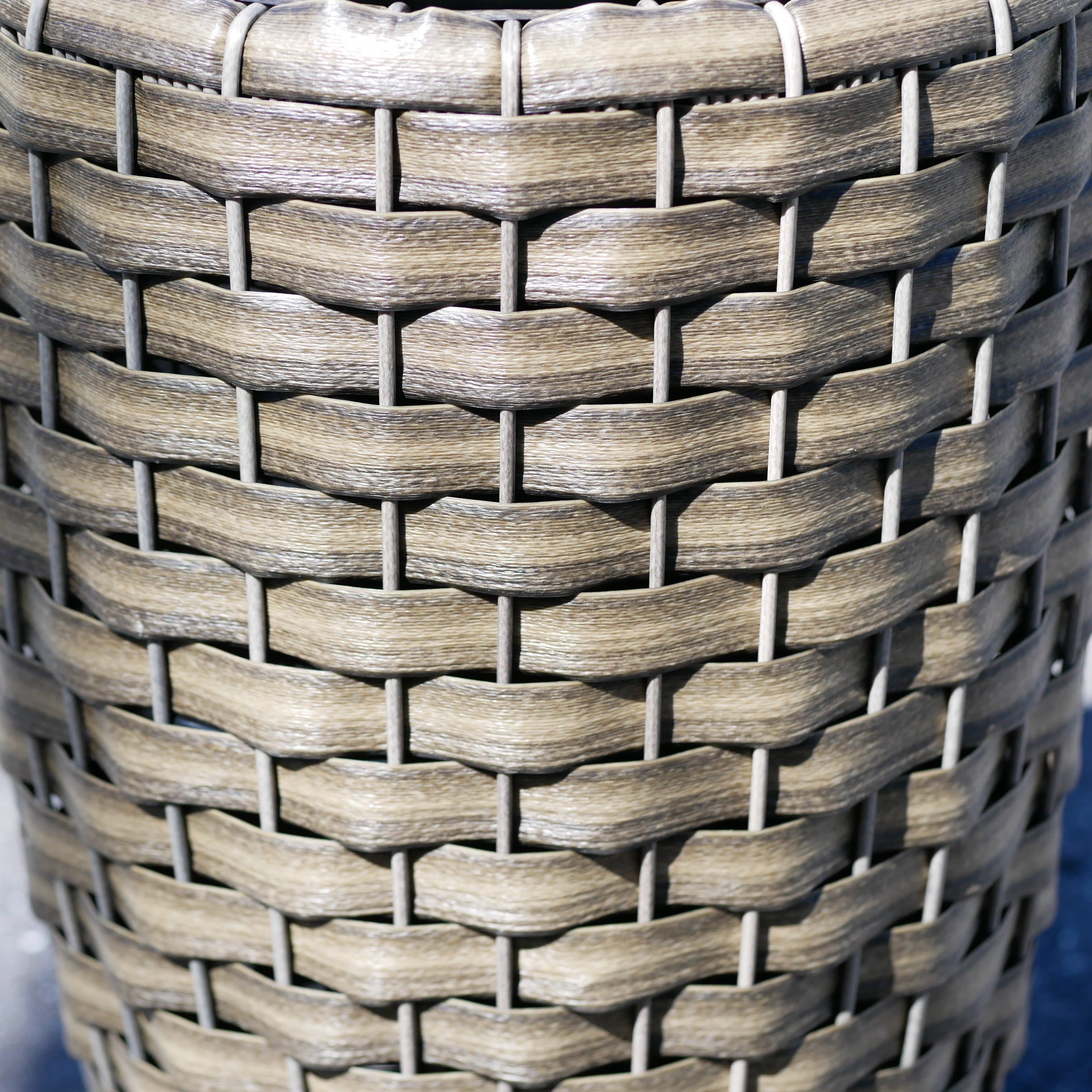 Round Wicker Planter, Medium