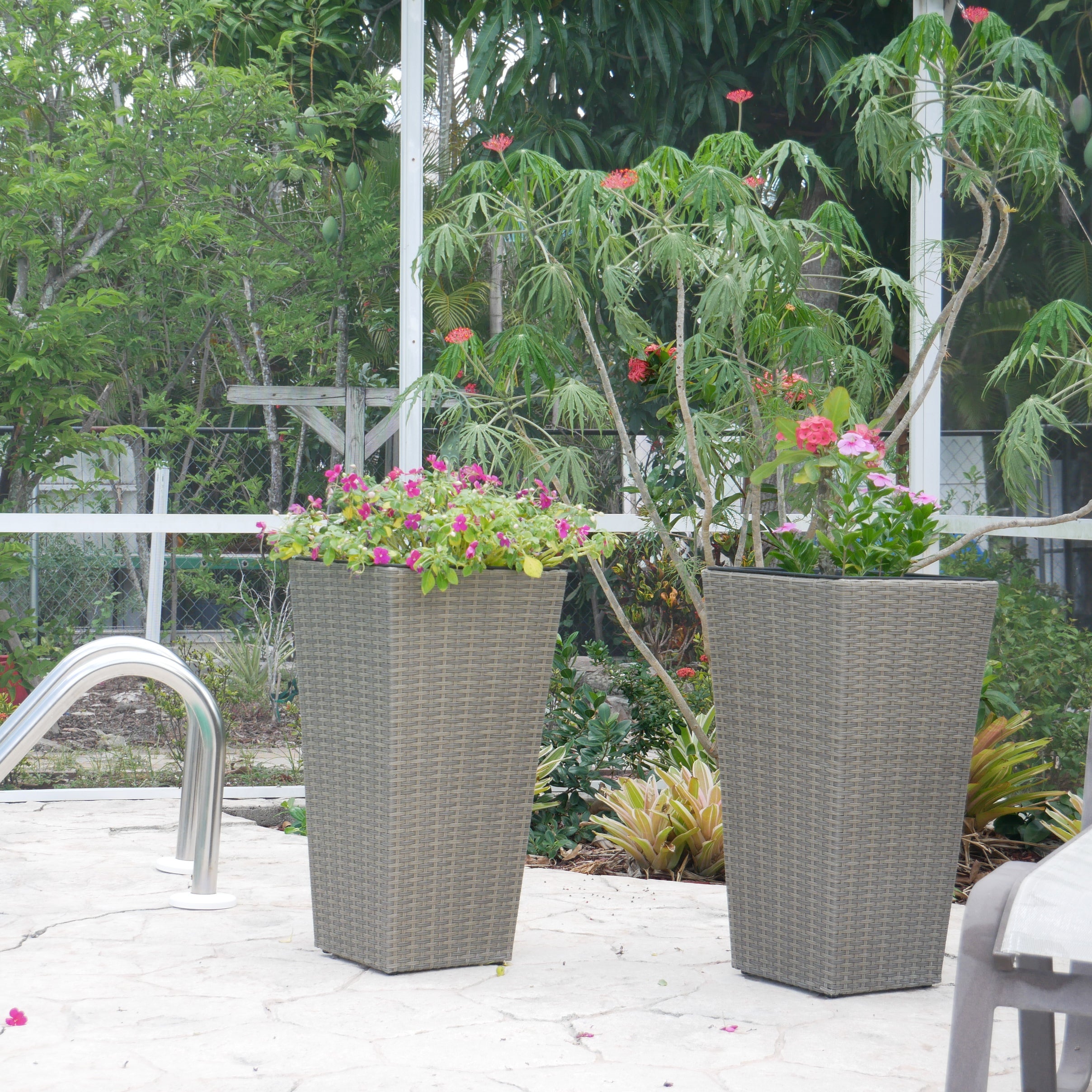 Set of 2 Wicker Planters, Large