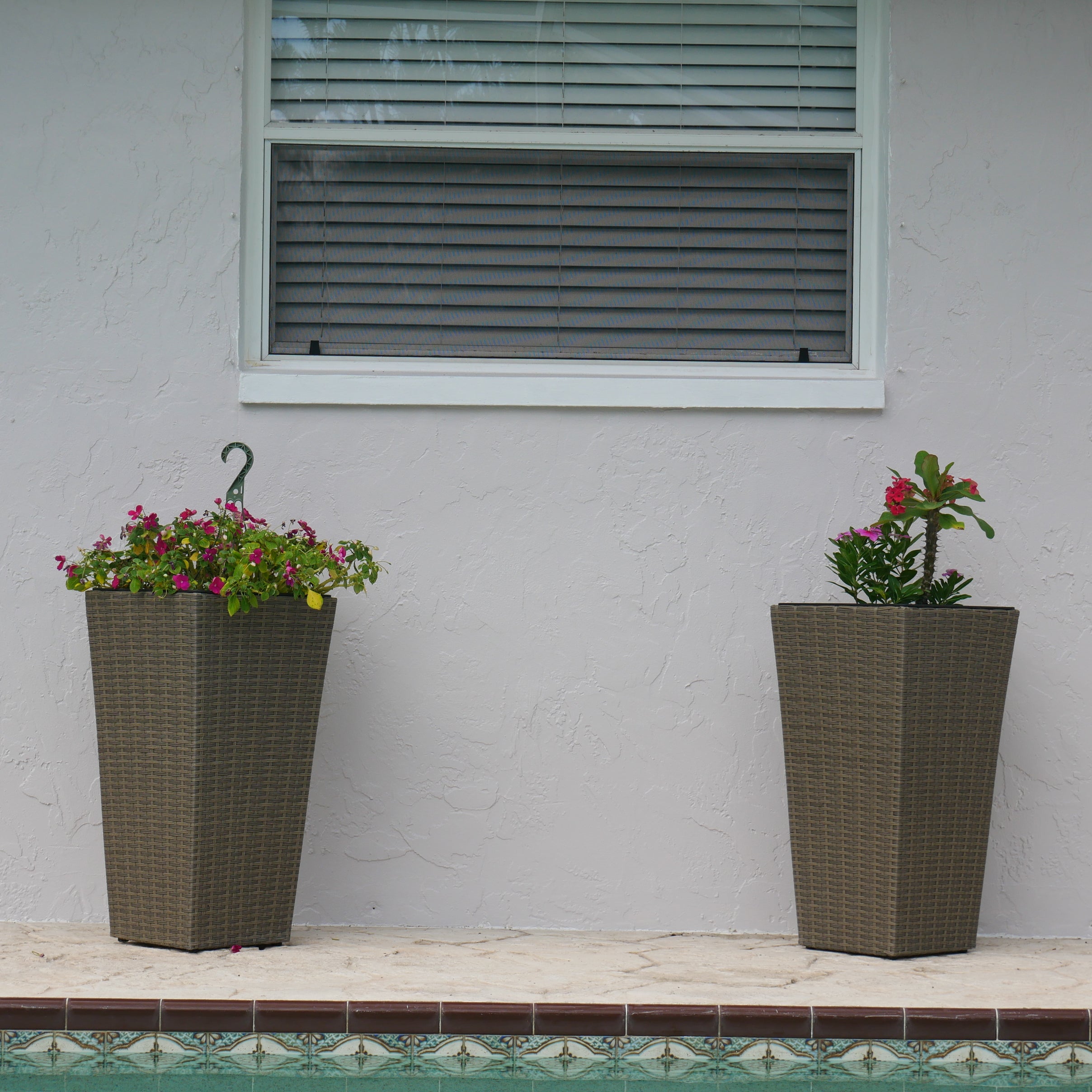 Set of 2 Wicker Planters, Large