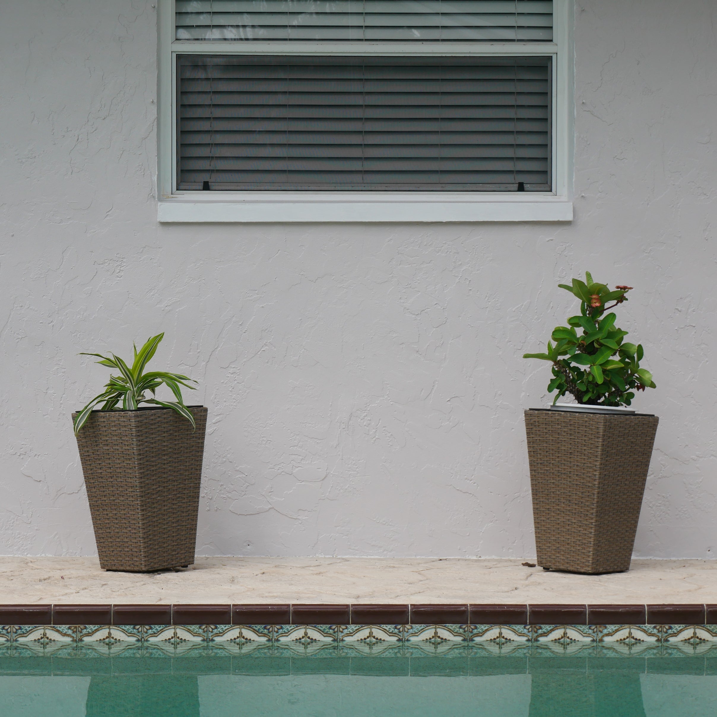 Set of 2 Wicker Planters, Medium